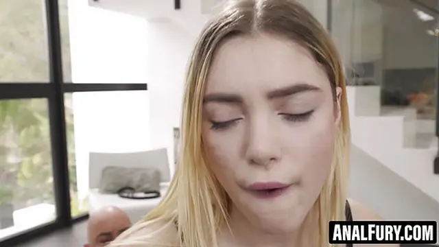 Spanish blonde Paola enjoys intense and rough anal👌 pleasure