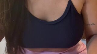 ESPOSA COM NEGÃO PIROCUDO NO MOTEL DANDO GOSTOSO CORNO FILMANDO ELA GOZOU NO PAU DO NEGÃO ELE DEU O