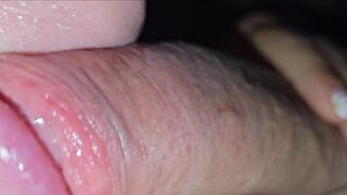 mi sono svegliata troppo arrapata — fottimi con la mano che dopo il pompino ti cavalco a morte