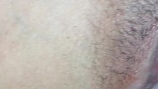 ¡No te corras tan profundo en mi coño!