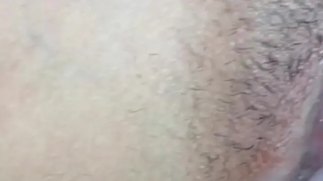 ¡No te corras tan profundo en mi coño!