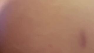 берёт в рот и получает первый анал