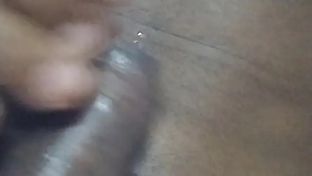 Me Encuentra en el baño público Hermosa Chica Dominicana