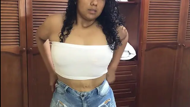 I make a video for my lover changing clothes 