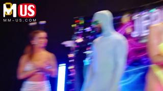 Jessie Pony & Bella Rolland sleaze out with Bernard Sanchez in this XXX Jerkaoke extravaganza