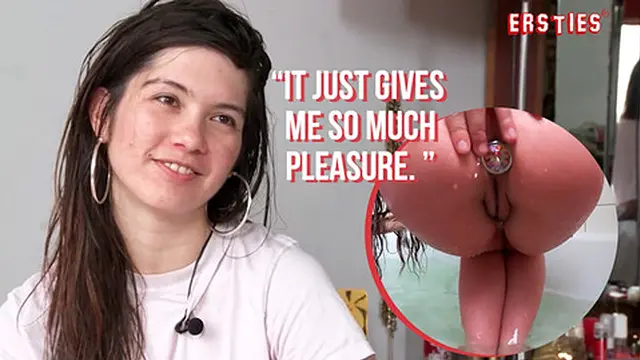 Slippery Slope to Anal👌 Delight: Julia′s Soapy Squat Session w/ Plug